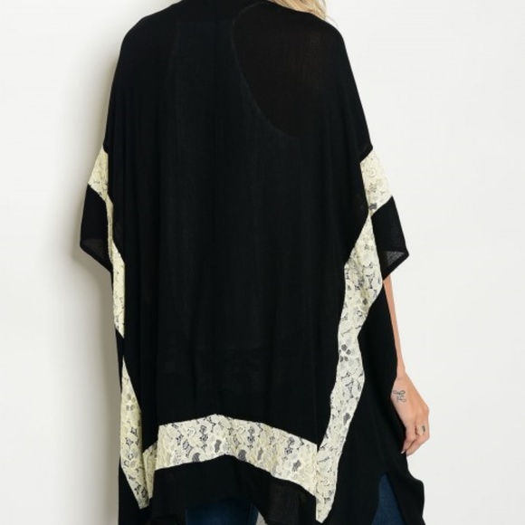 BOHO INSPIRED BLACK KIMONO WITH LACE DETAILS - Picture 2 of 3